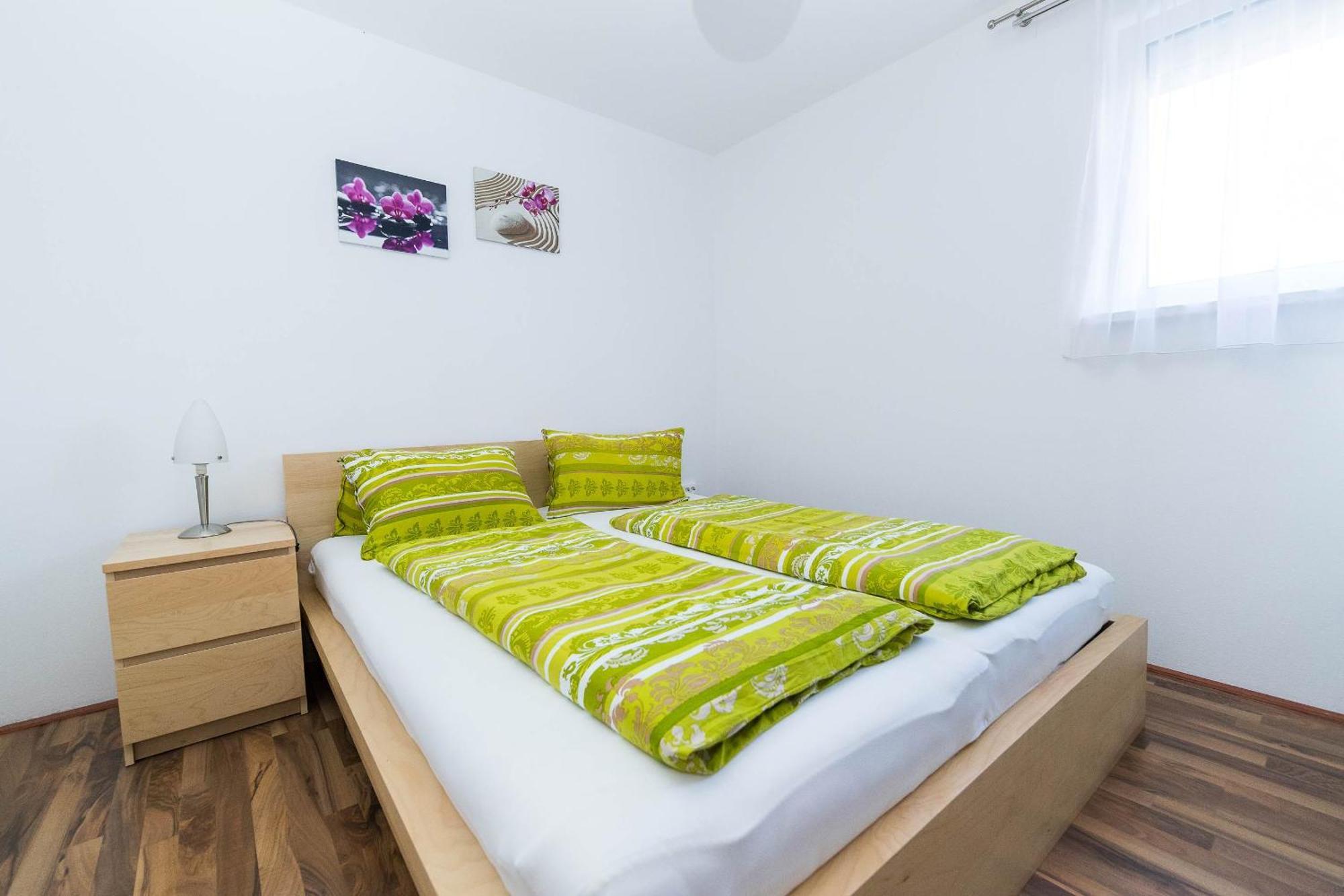 Moderne Souterrainwohnung ซริกเวนิซา ภายนอก รูปภาพ