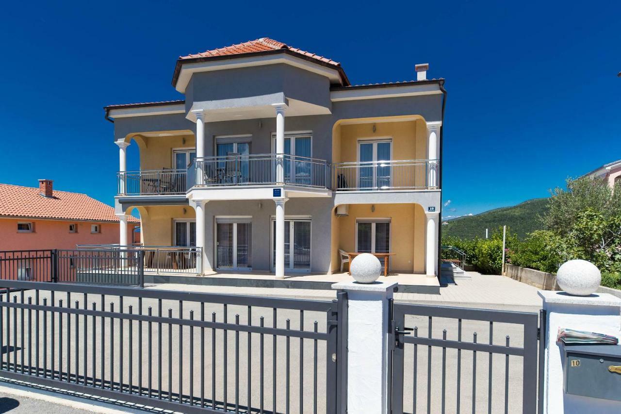 Moderne Souterrainwohnung ซริกเวนิซา ภายนอก รูปภาพ