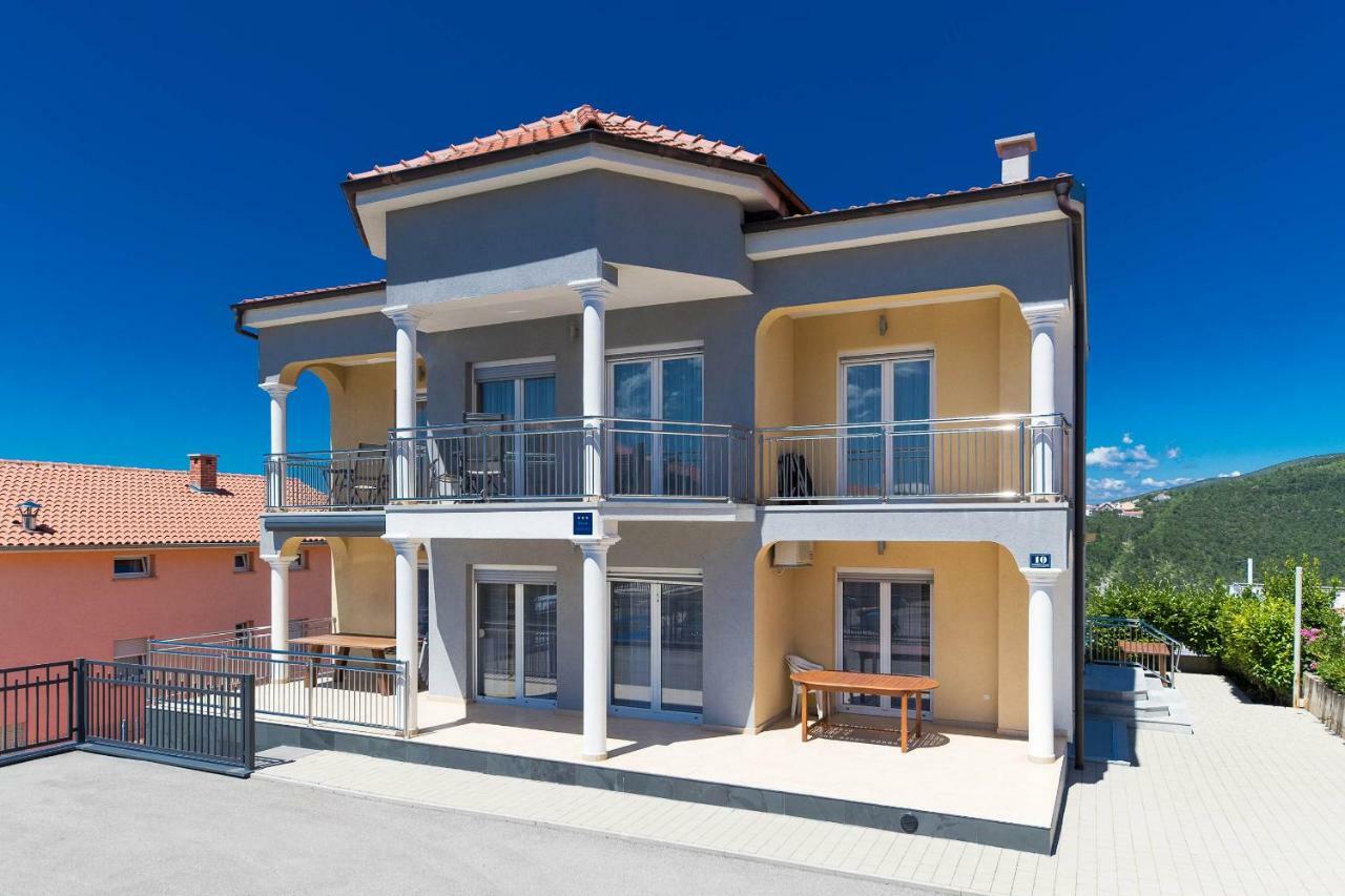 Moderne Souterrainwohnung ซริกเวนิซา ภายนอก รูปภาพ